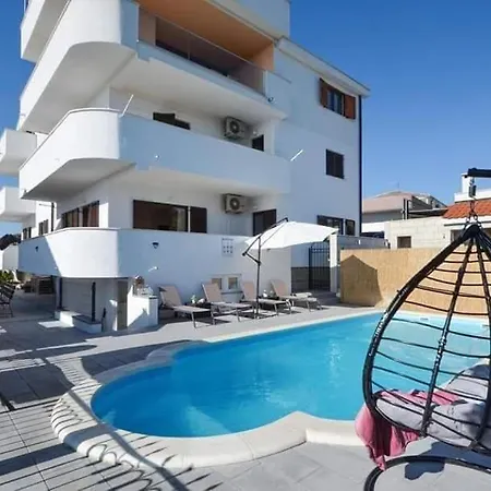 House Dd With Heated Pool * Trogir