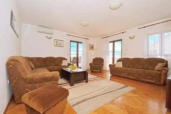 House Dd With Heated Pool