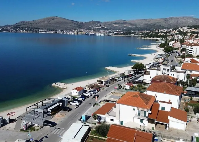 Nyaraló House Dd With Heated Pool Trogir