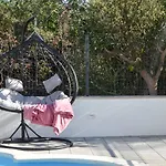 House Dd With Heated Pool