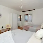 House Dd With Heated Pool