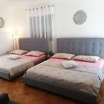 House Dd With Heated Pool Vikendica