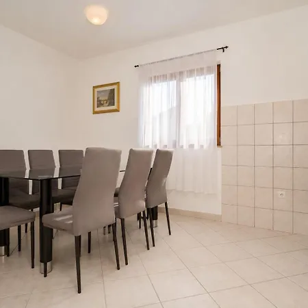 Holiday home House Dd With Heated Pool